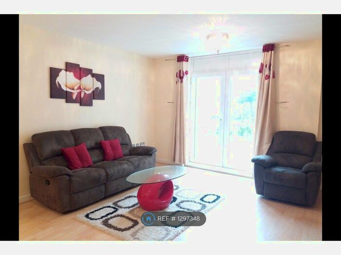 2 Bedroom Flat To Rent In Kenavon Drive, Reading RG1