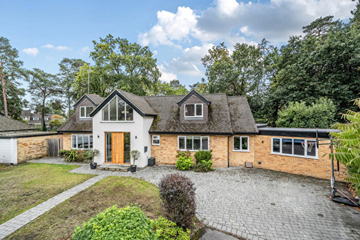 5 Bedroom Detached House For Sale In Orchard Lea Close, Pyrford, GU22