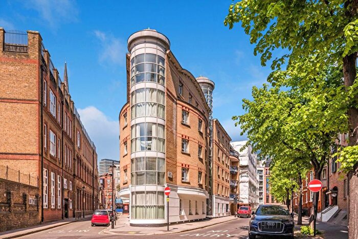 3 Bedroom Flat To Rent In Greycoat Street, London, SW1P
