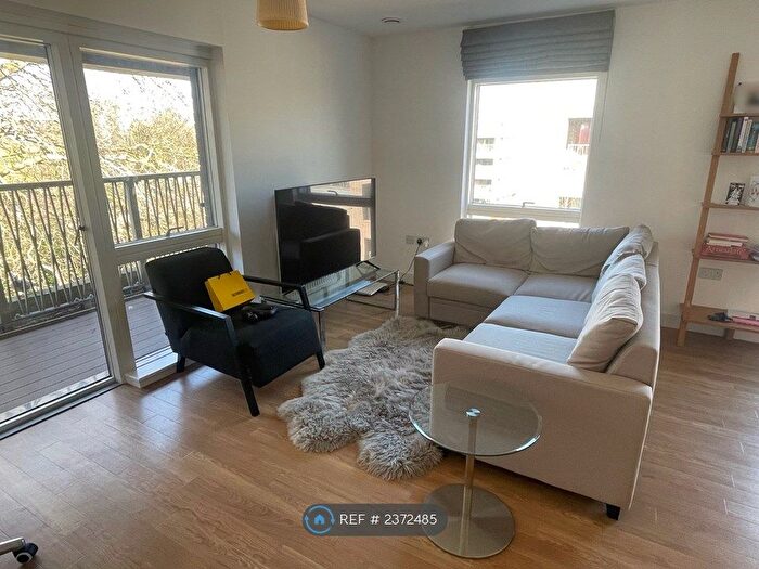 2 Bedroom Flat To Rent In Adenmore Road, London, SE6