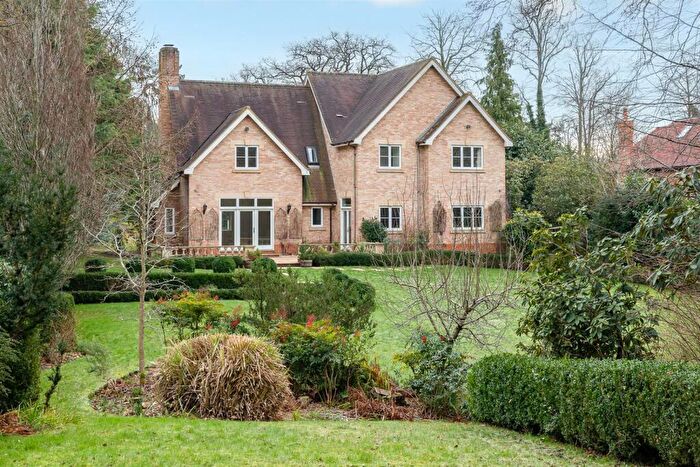 4 Bedroom Detached House To Rent In New Road, Digswell, AL6