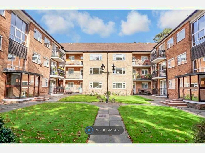 3 Bedroom Flat To Rent In Hawthornden Court, Sutton Coldfield, B76