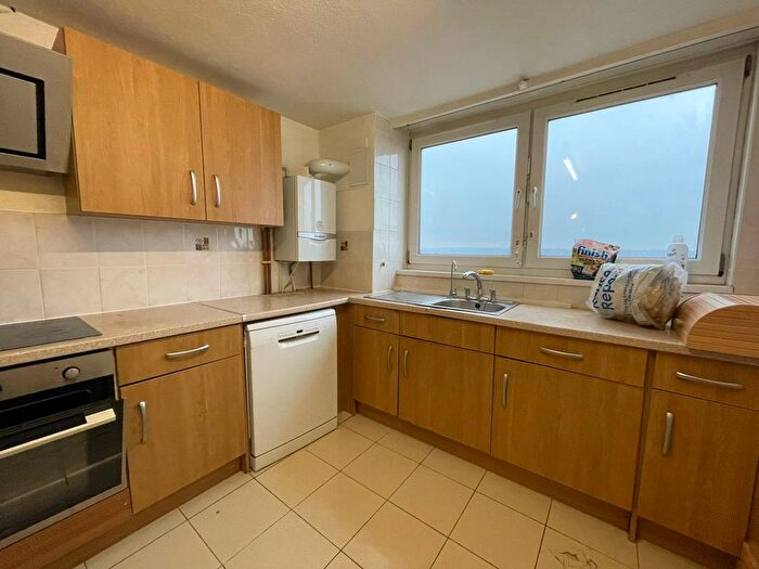 2 Bedroom Flat To Rent In Finsbury House, Partridge Way, Wood Green, N22