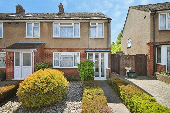 2 Bedroom End Of Terrace House For Sale In Westlea Road, Broxbourne, EN10