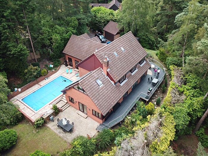 5 Bedroom Detached House For Sale In Walkers Ridge, Camberley, Surrey, GU15