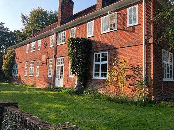 2 Bedroom Flat To Rent In Crookham Common, Thatcham, Berkshire, RG19