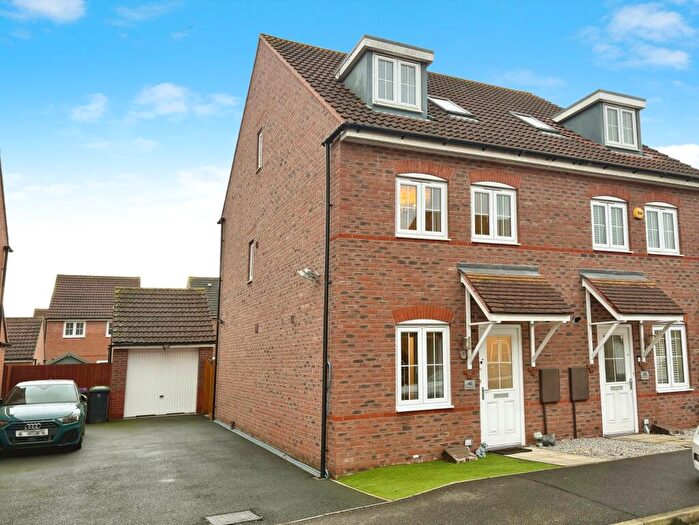 4 Bedroom Semi Detached House For Sale In Vespasian Way, North Hykeham, LN6