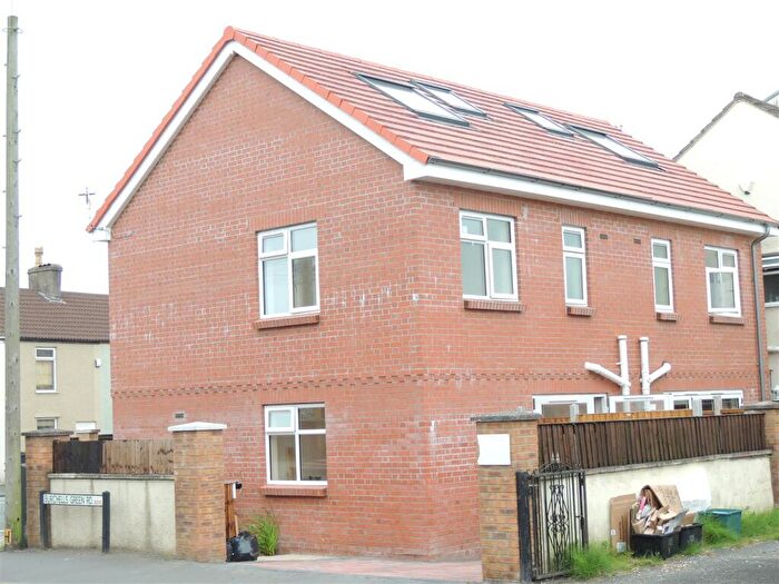 4 Bedroom Semi-Detached House To Rent In Two Mile Hill Road, Bristol, BS15