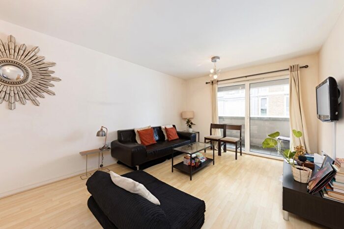 2 Bedroom Flat To Rent In Chambers Street, London, SE16