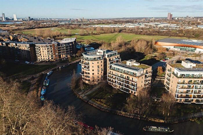 2 Bedroom Flat For Sale In Barley Court, Hackney, E5