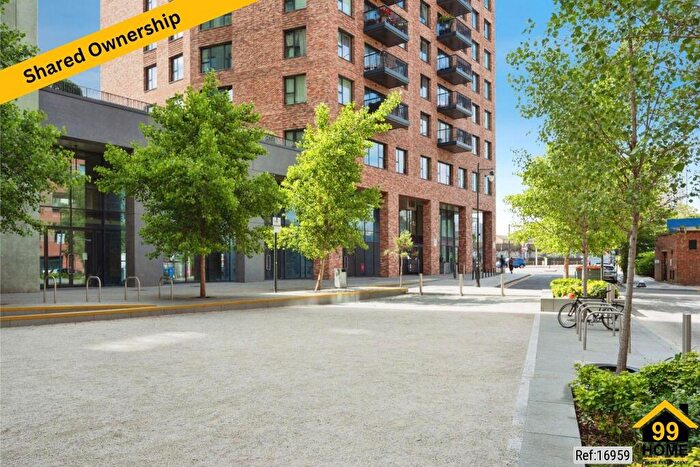 2 Bedroom Apartment For Sale In Headwater Point, London, E3