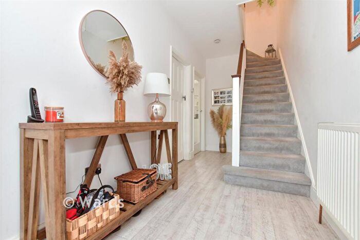 3 Bedroom Semi Detached House For Sale In Warten Road, Ramsgate, Kent, CT11