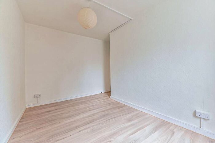 1 Bedroom Flat To Rent In Wolcott House, , Somers Town, London, NW1