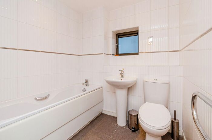 2 Bedroom Flat For Sale In Albion Street, Wolverhampton, West Midlands, WV1