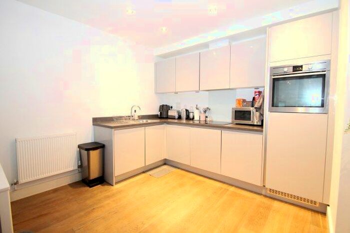 1 Bedroom Flat To Rent In - Knoll Rise, Orpington, BR6
