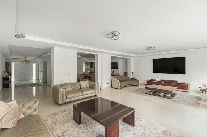 4 Bedroom Semi-Detached House To Rent In Uxbridge Road, Hatch End, Pinner, HA5