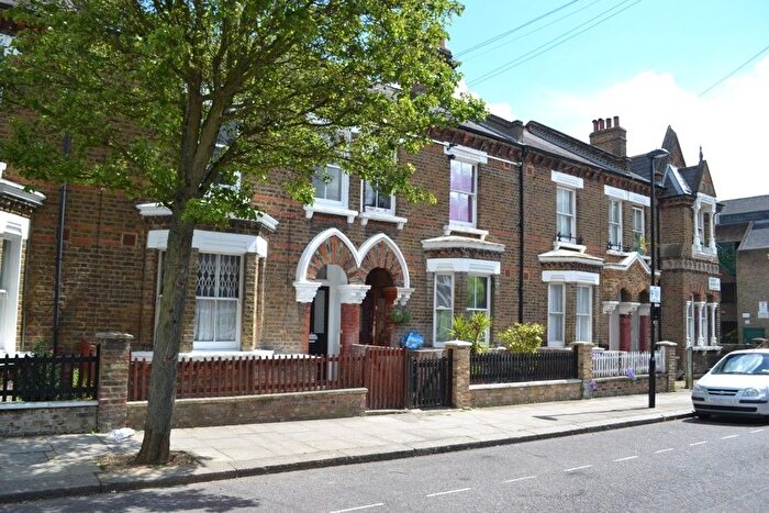 3 Bedroom Flat For Sale In Fourth Avenue, Queens Park, London, W10