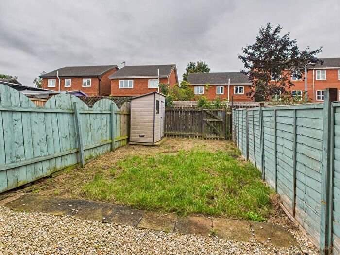 2 Bedroom Terraced House For Sale In Briarwood Close, Hull, HU7