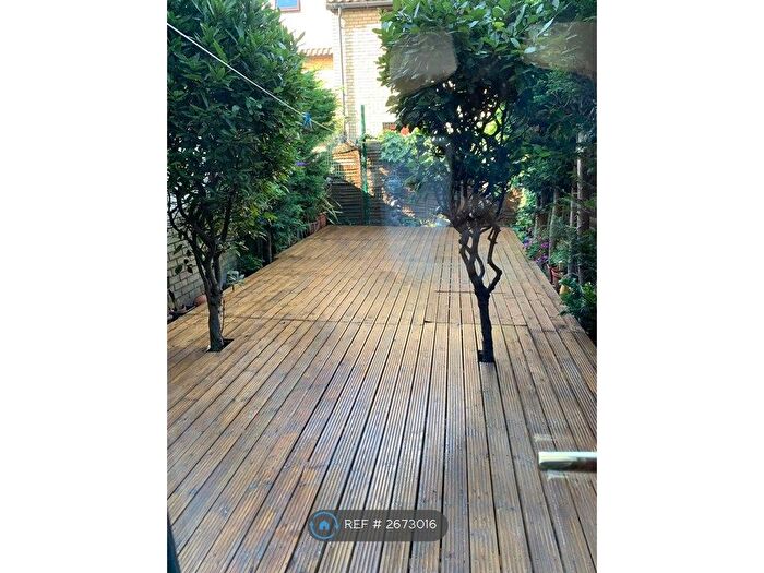 2 Bedroom Terraced House To Rent In Trothy Road, London, SE1