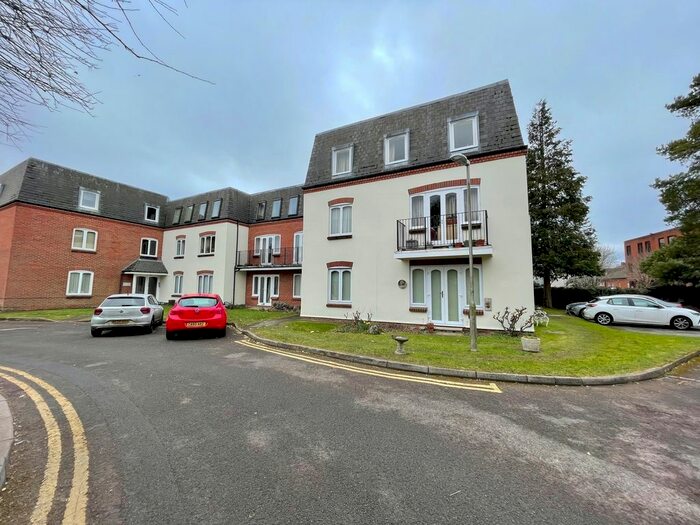 1 Bedroom Flat To Rent In Victoria Gardens, Newbury, RG14