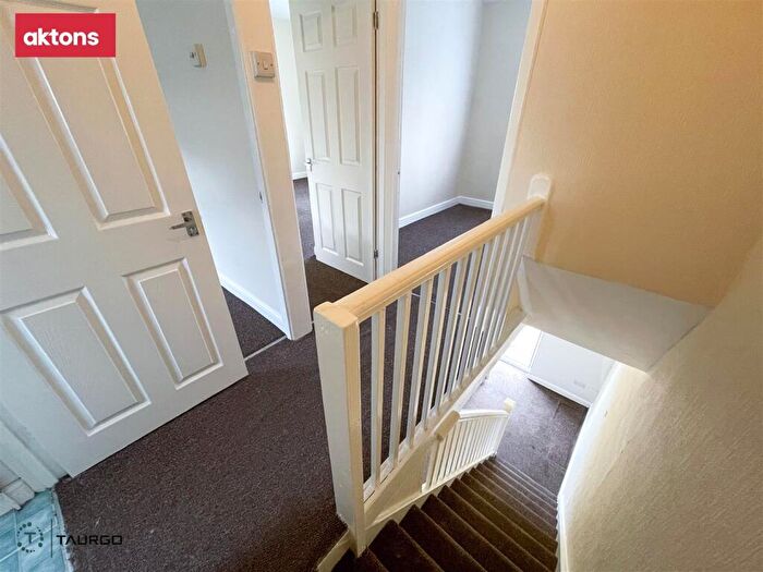 3 Bedroom End Of Terrace House For Sale In Mountain View, Pwllypant, Caerphilly, CF83