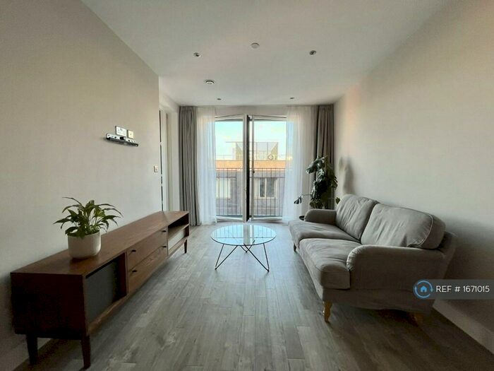 1 Bedroom Flat To Rent In Torchbearer Court, London, E3