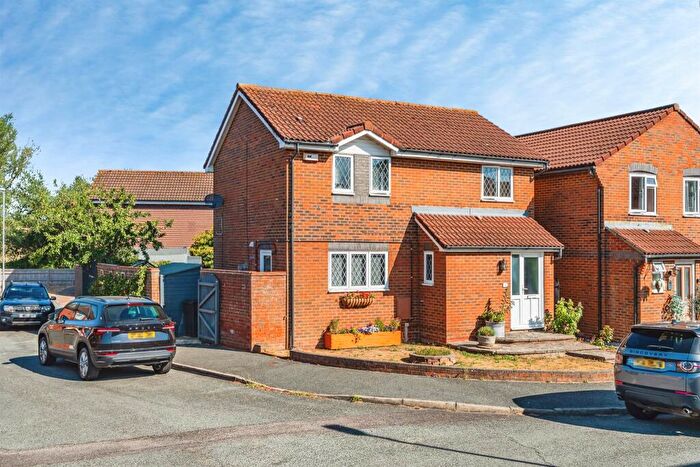3 Bedroom Detached House For Sale In Pentland Close, Eastbourne, BN23