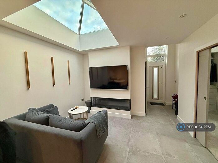 1 Bedroom Flat To Rent In Chilwell Lane, Nottingham, NG9