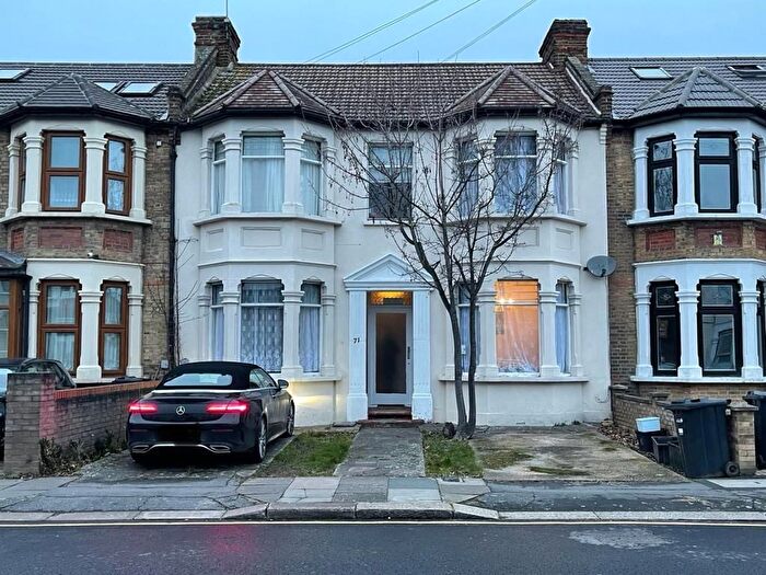 3 Bedroom Terraced House For Sale In Wellesley Road, Ilford, Essex, IG1