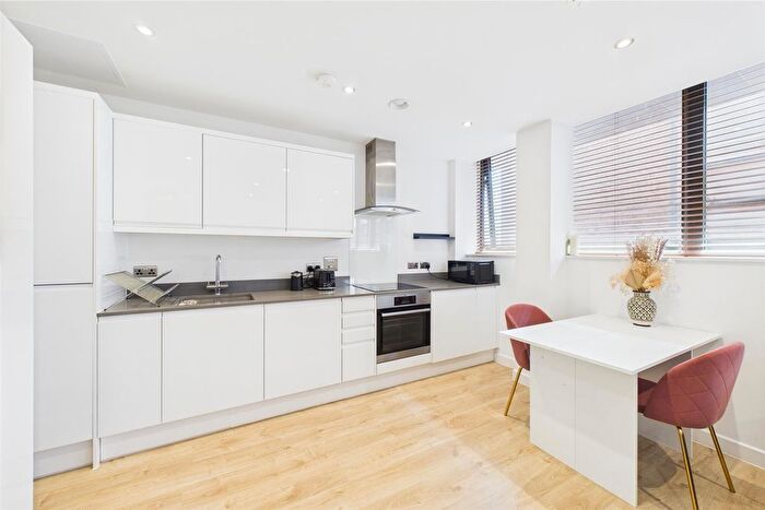 1 Bedroom Flat To Rent In Stanmore Hill, Stanmore, HA7