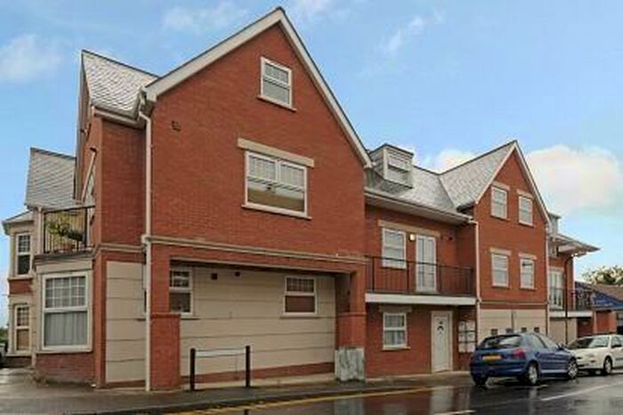 1 Bedroom Apartment To Rent In High Wycombe, Buckinghamshire, HP11