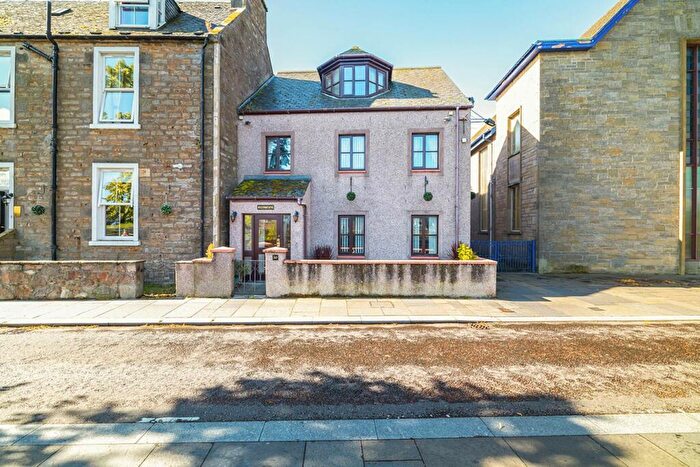 12 Bedroom Commercial Property For Sale In Westbourne Guest House, Huntly Street, Inverness, IV3