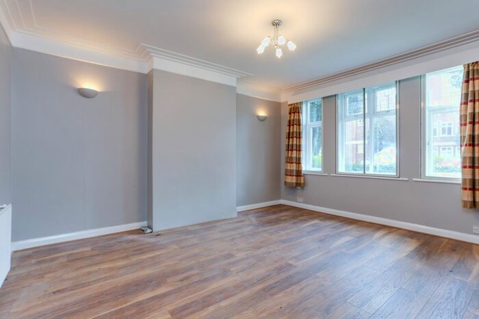 2 Bedroom Flat To Rent In Hamilton Road, London, W5