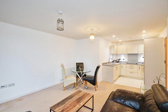 1 Bedroom Flat For Sale In Mason Way, Birmingham, West Midlands, B15