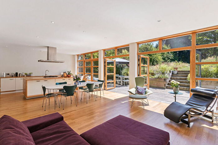 5 Bedroom Detached House For Sale In Hollow Way Lane, Amersham, Buckinghamshire., HP6