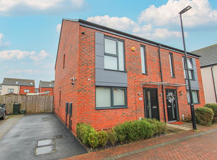 3 Bedroom Semi-Detached House For Sale In Burgundy Road, Balby, Doncaster, DN4