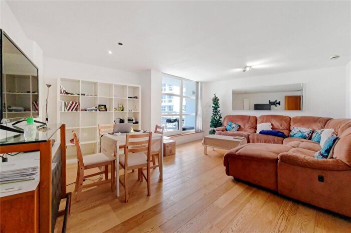 3 Bedroom Flat To Rent In Manchester Road, Cubitt Town, E14