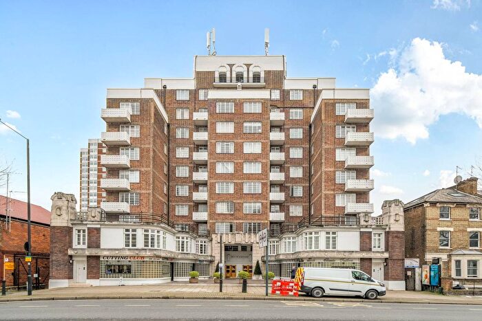 2 Bedroom Maisonette To Rent In Shepherds Bush Road, Hammersmith, London, W6