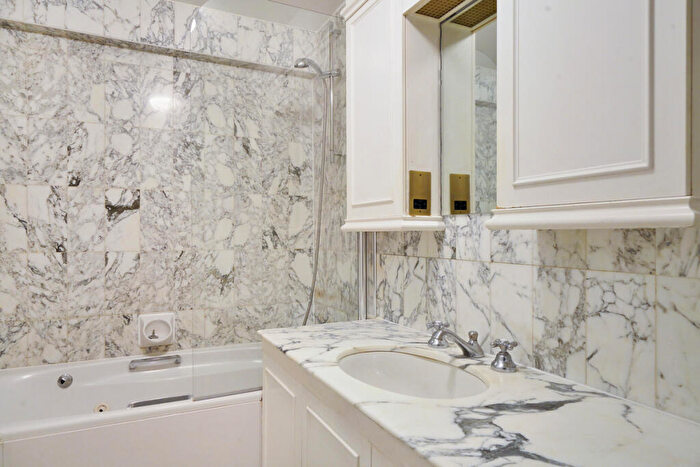 2 Bedroom Apartment To Rent In Dorset Square, London, NW1