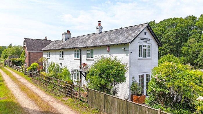 3 Bedroom Cottage For Sale In Beaulieu Road, Brockenhurst, SO42