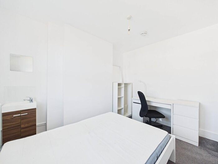 Studio To Rent In St. Martins Place, Brighton, BN2