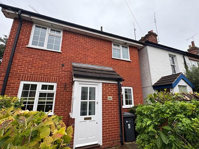 1 Bedroom Semi-Detached House To Rent In Cline Road, Guildford, GU1