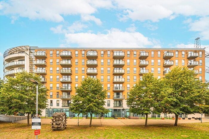 2 Bedroom Flat To Rent In Durnsford Road, Wimbledon, SW19