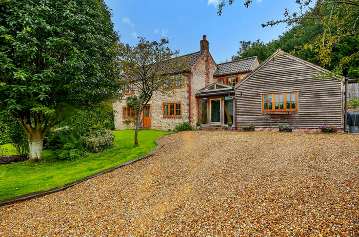 3 Bedroom Character Property For Sale In Sutton End, Crockerton, Crockerton, Warminster, BA12