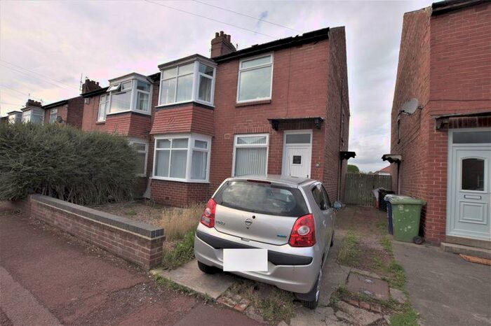 3 Bedroom Flat To Rent In Danby Gardens, North Heaton, NE6