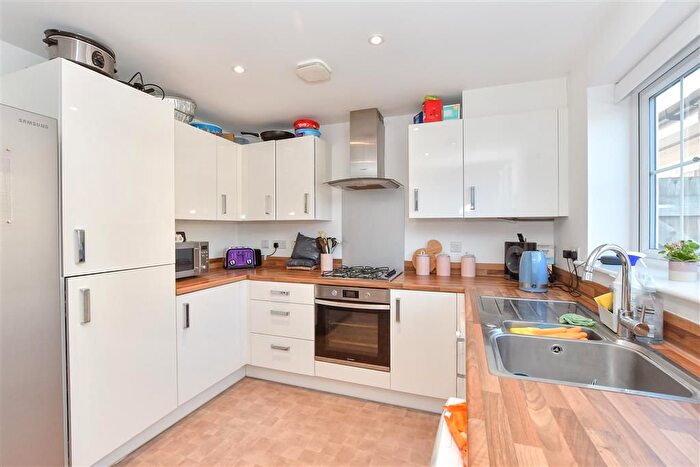 3 Bedroom Semi-Detached House For Sale In Tyler Road, Staplehurst, Tonbridge, Kent, TN12