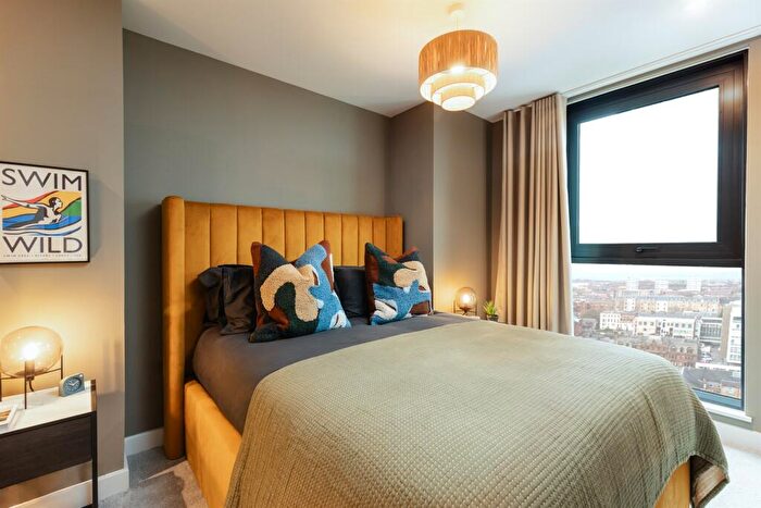 2 Bedroom Apartment To Rent In Holland Street, Glasgow, G2