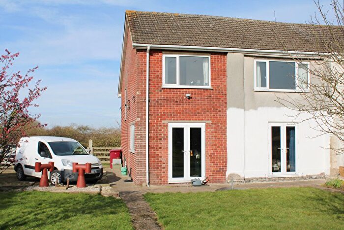 3 Bedroom Semi-Detached House For Sale In Starr Carr Lane, Wrawby, DN20