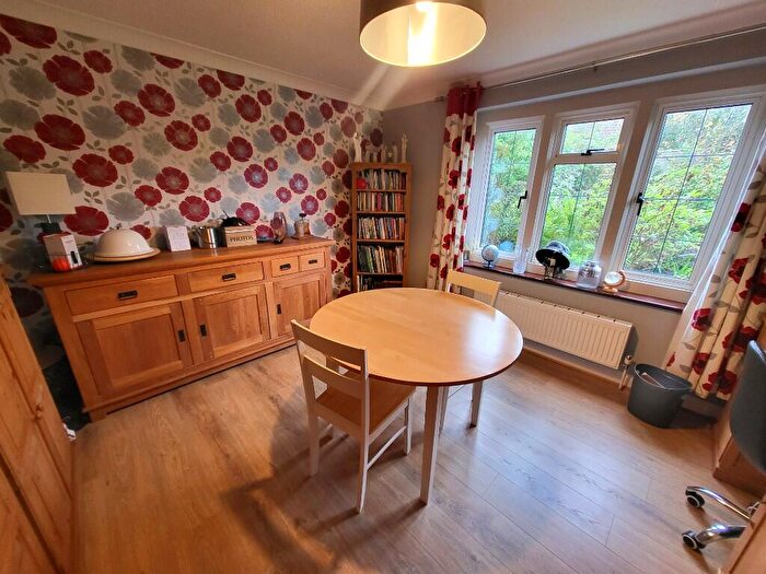5 Bedroom Detached House For Sale In Freame Way, Gillingham, Dorset, SP8