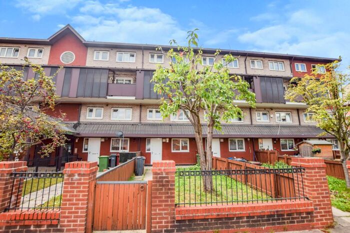 3 Bedroom Terraced House To Rent In Merrow Walk, Brunswick, Manchester, M1